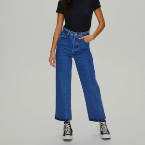 Levis ribcage crop jeans